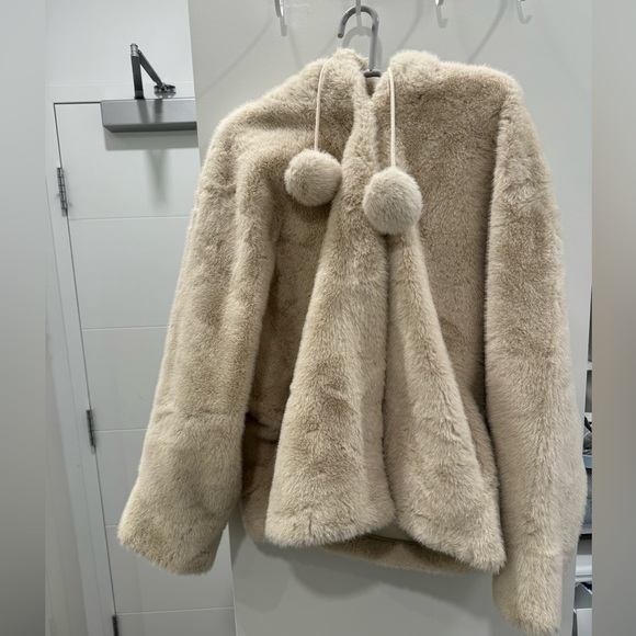 Super cute fluffy fur jacket - Picture 1 of 3